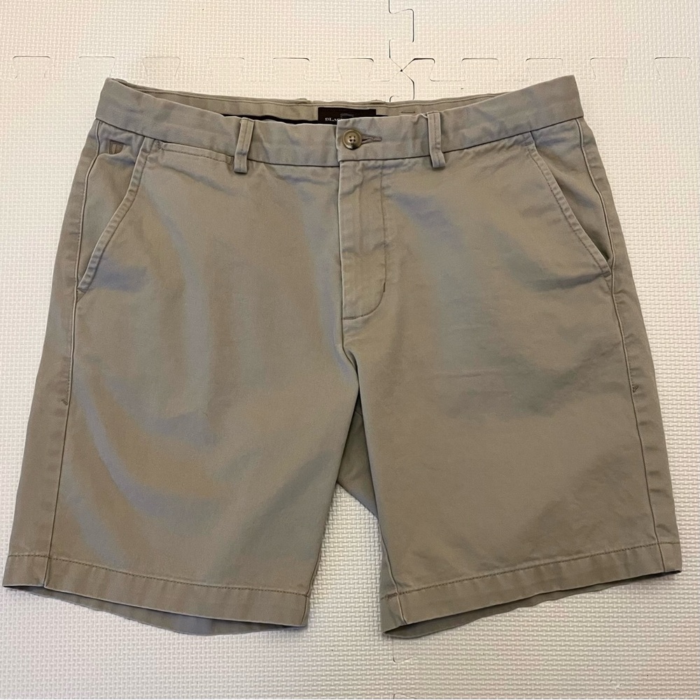 Men’s  Beige/Tan Cotton Chino Shorts Flat Front W33